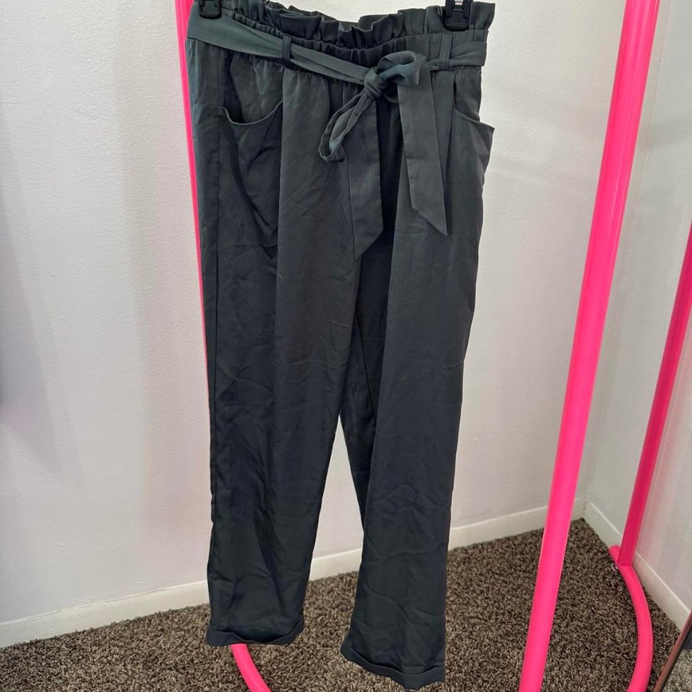 LULUS BLACK PANTS SIZE SMALL